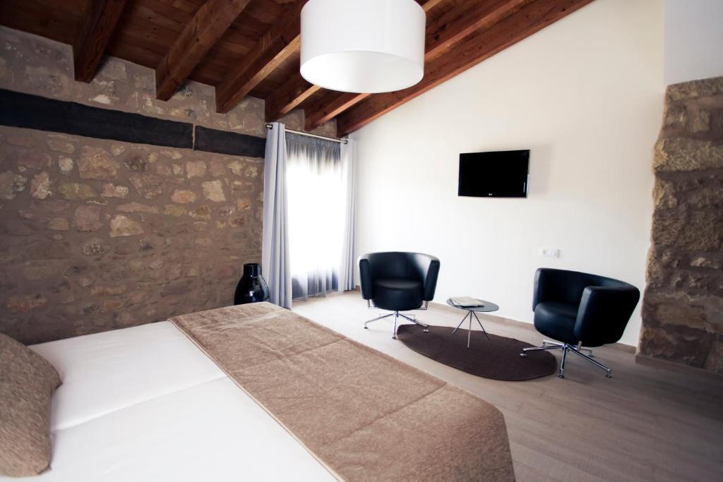 Hotel Restaurante Masia La Torre Мора-де-Руб'єлос Номер фото